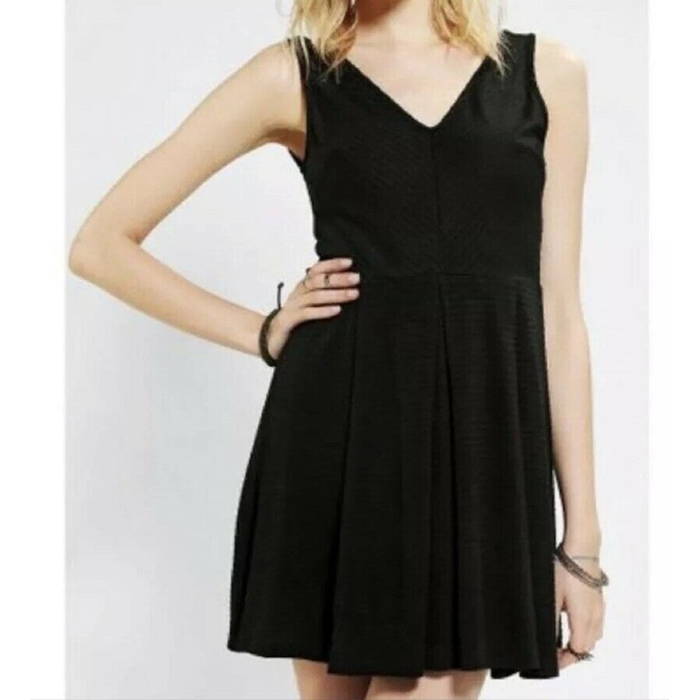 Silence + Noise Box Pleat Fit Flare Dress Size L